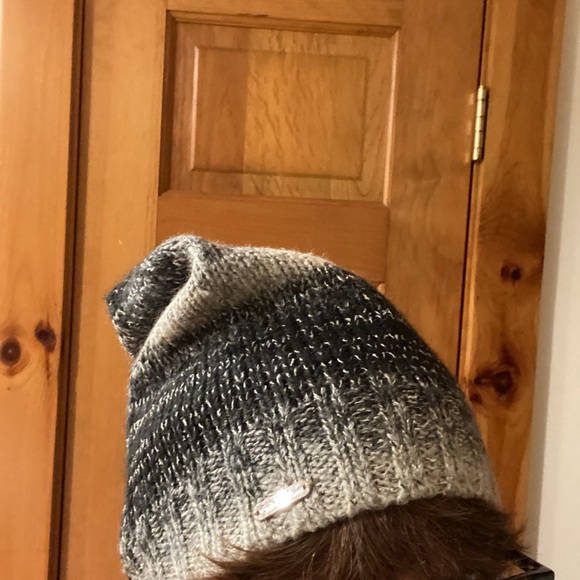 NWT Calvin Klein Winter Stripe Almond Black Silver Sparkle Beanie Hat Unisex main image 11